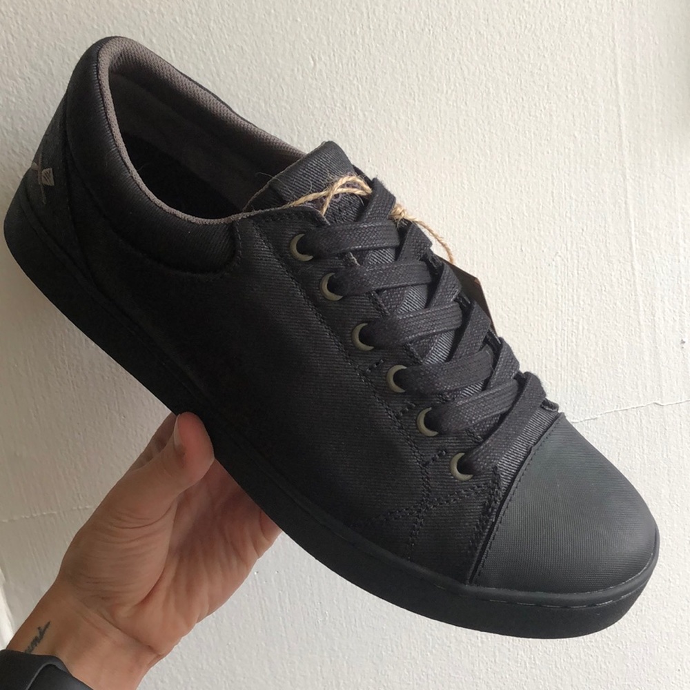 Mens Non Slip Shoes NWT